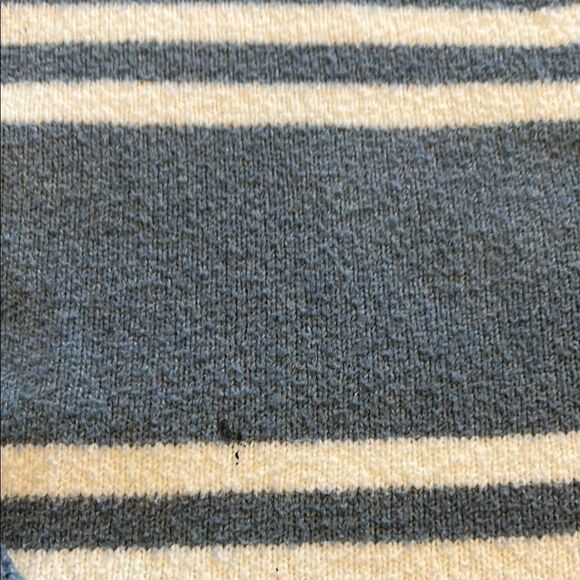 Hollister Blue‎ and White Stripped V-Neck Sweater - Picture 2 of 6